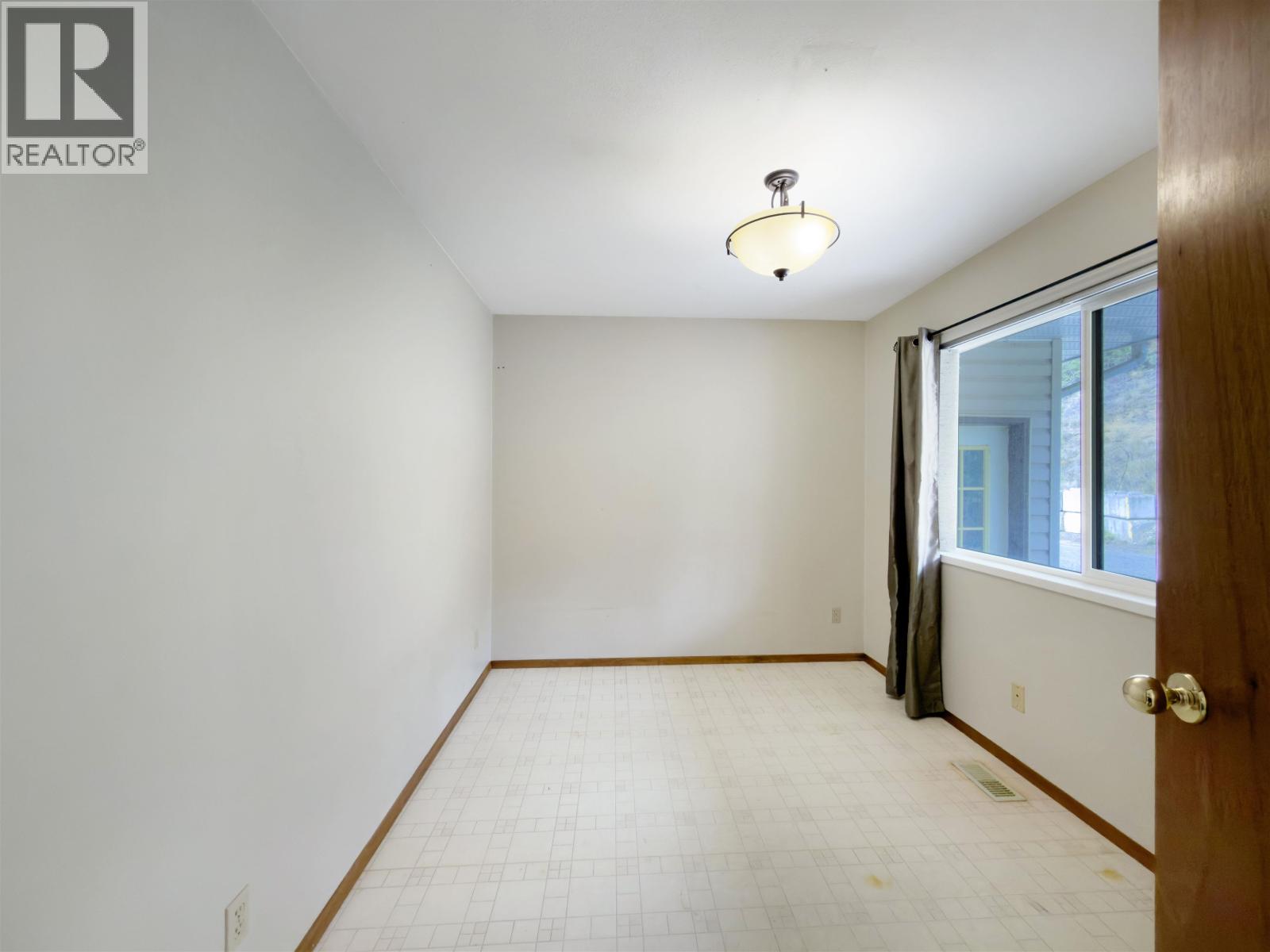 1555 DUNCAN ROAD - Image 26