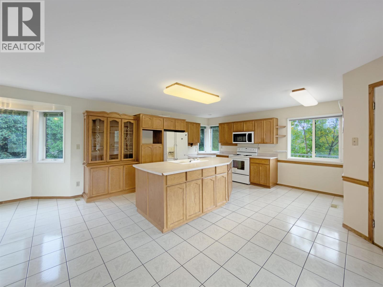 1555 DUNCAN ROAD - Image 16