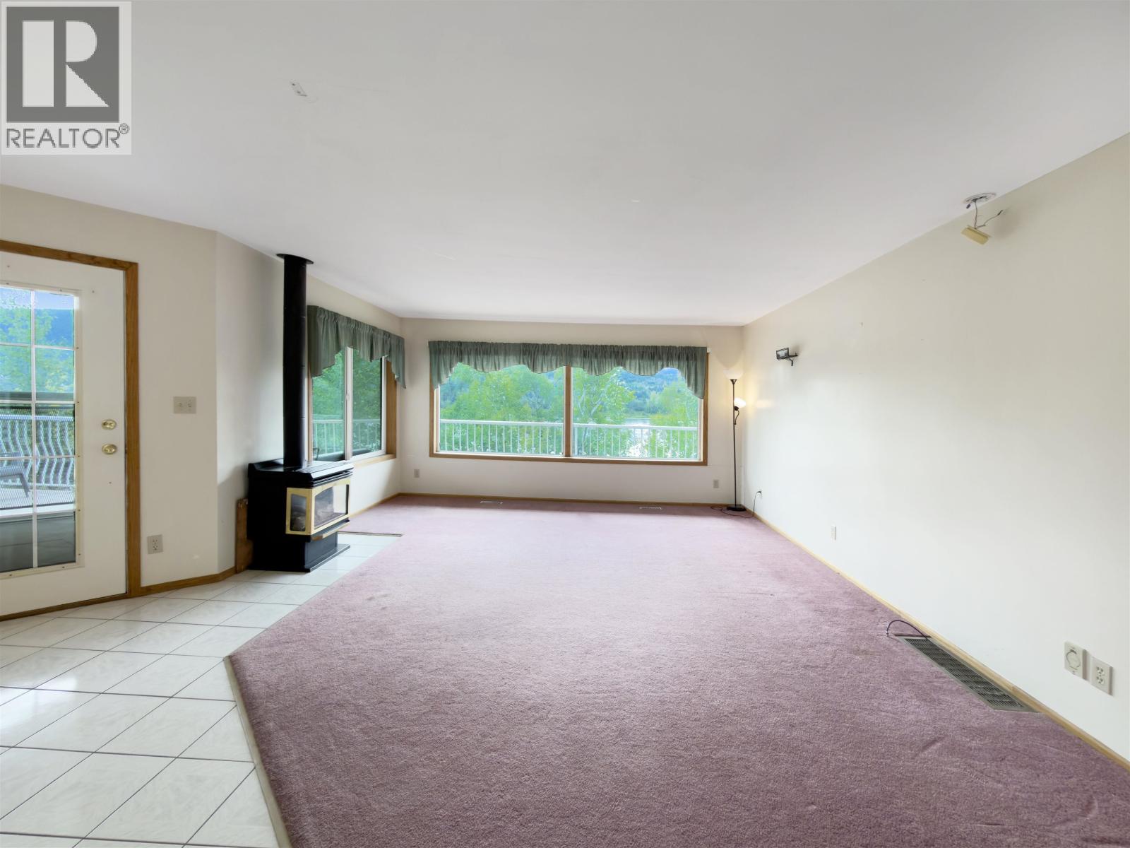 1555 DUNCAN ROAD - 22