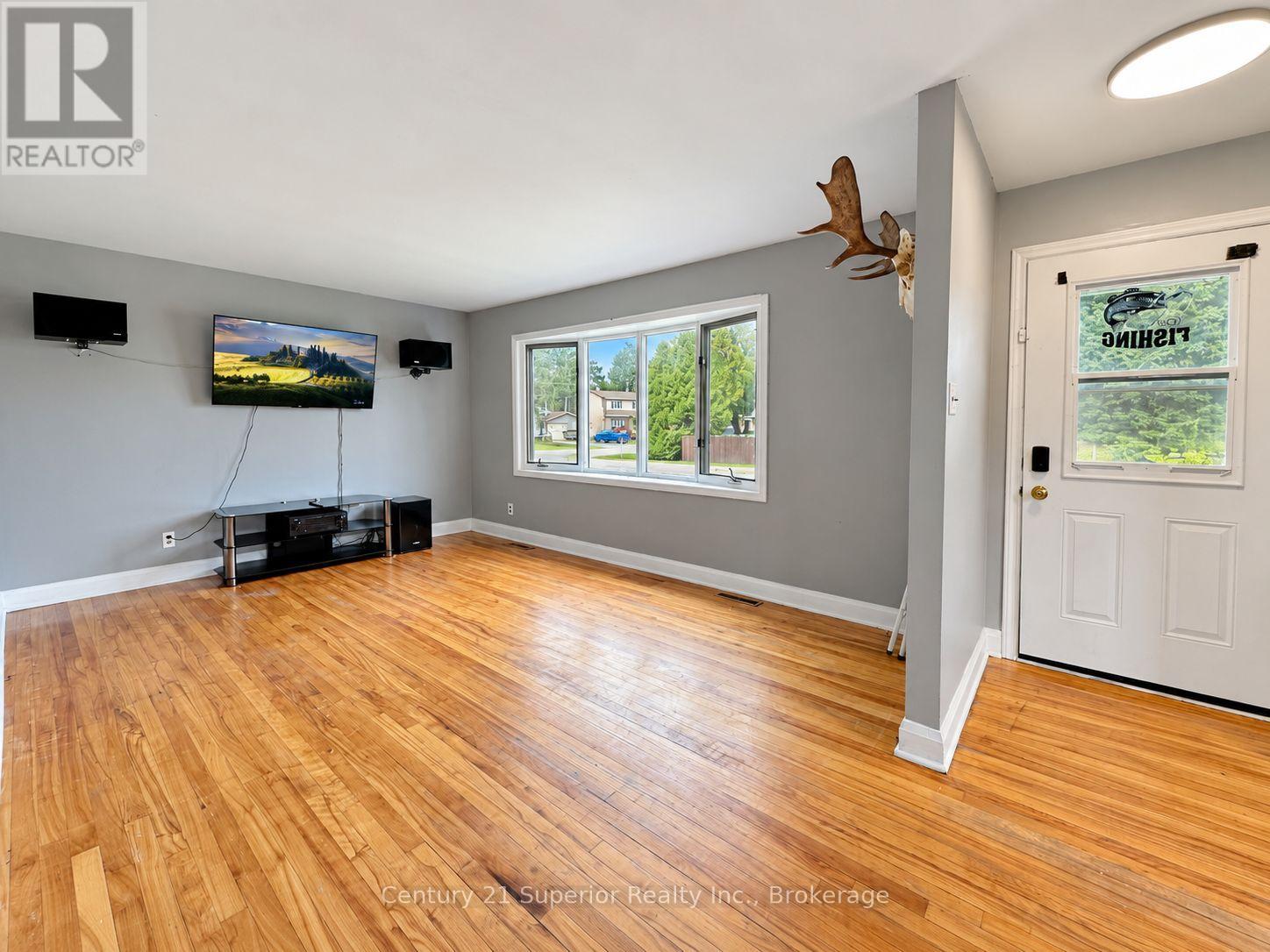 7 ROUSE STREET - 7