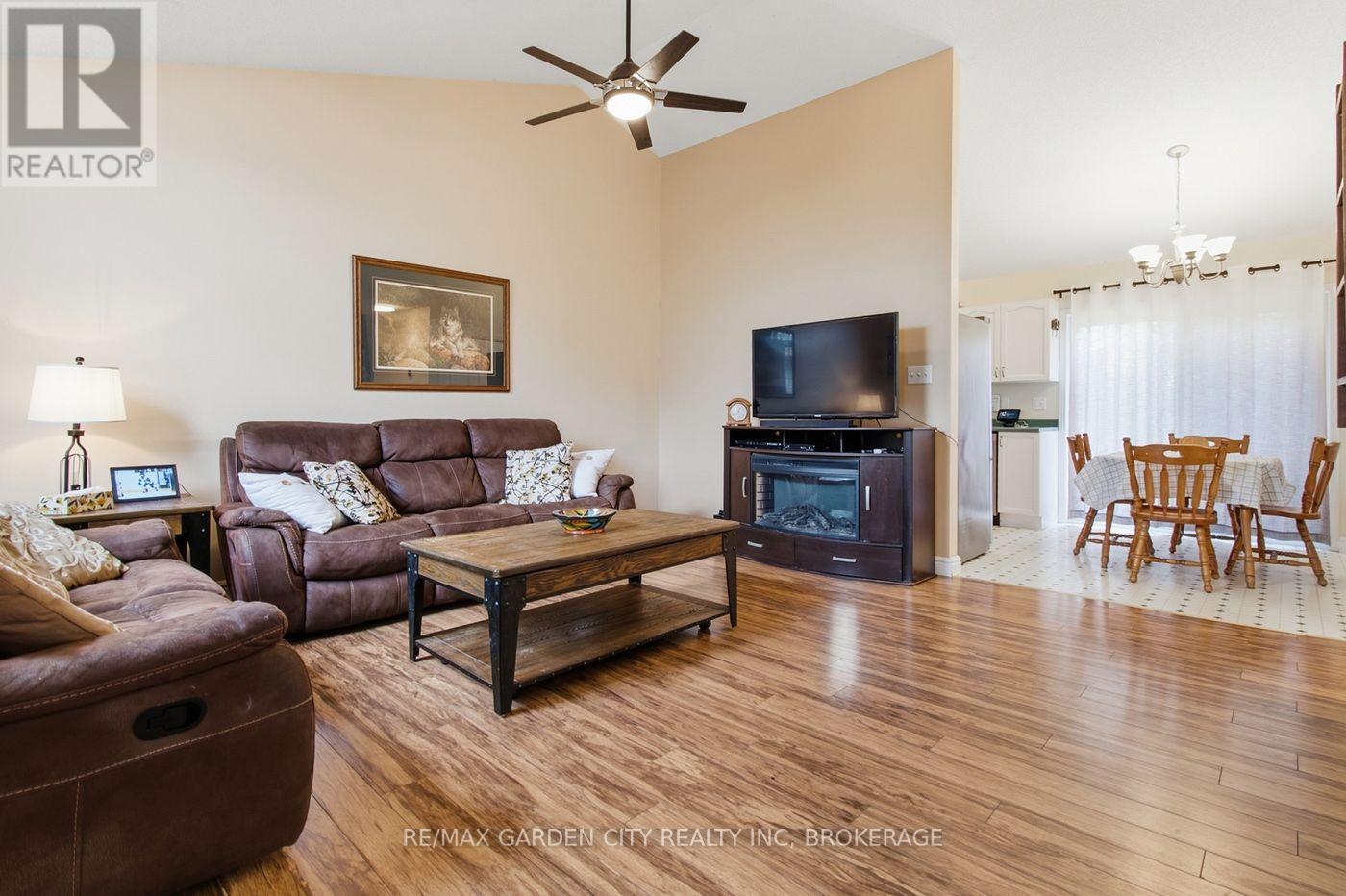 21 B KELSON AVENUE N, Grimsby (Grimsby West) — photo 6
