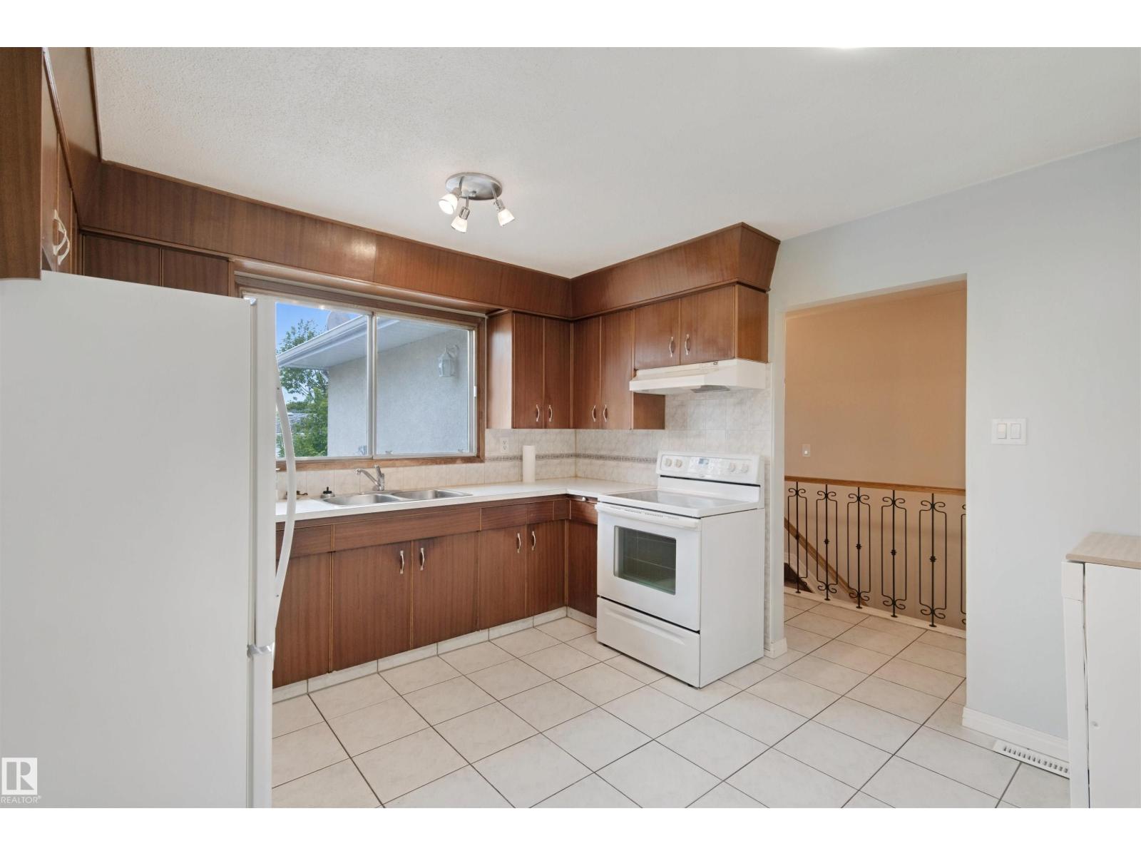 9 BROOKWOOD PL - 8