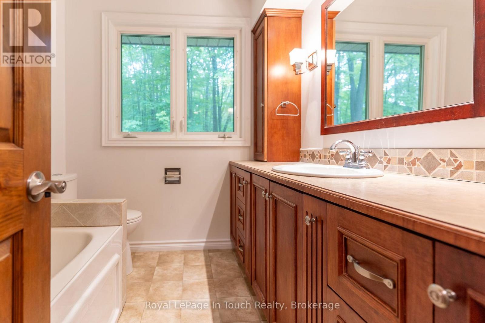 1749 GRATRIX ROAD - 32
