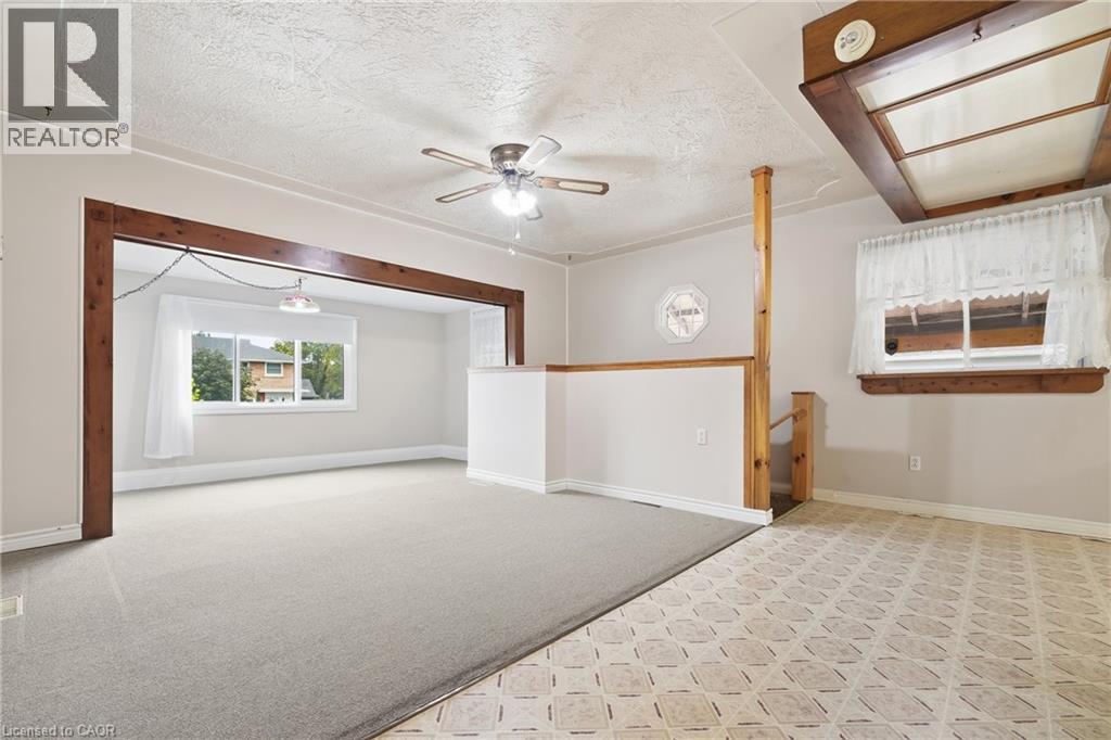 423 LAWRENCE Avenue, Kitchener — photo 4