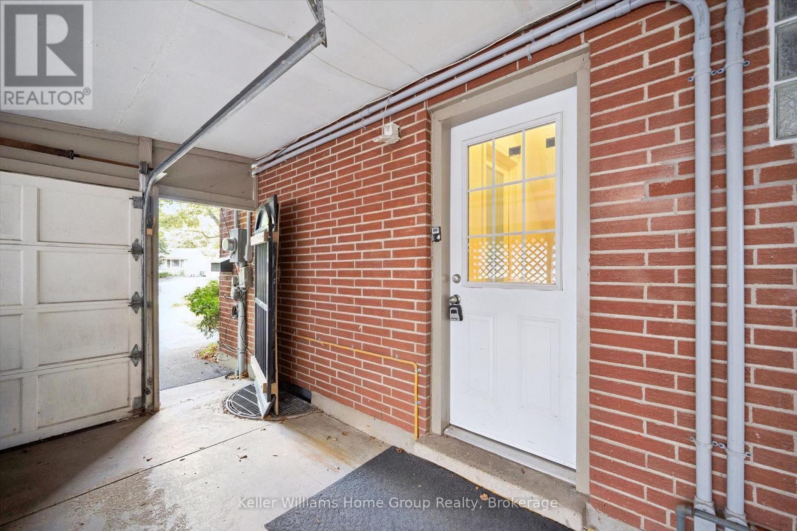 10 PICADILLY PLACE - Image 20