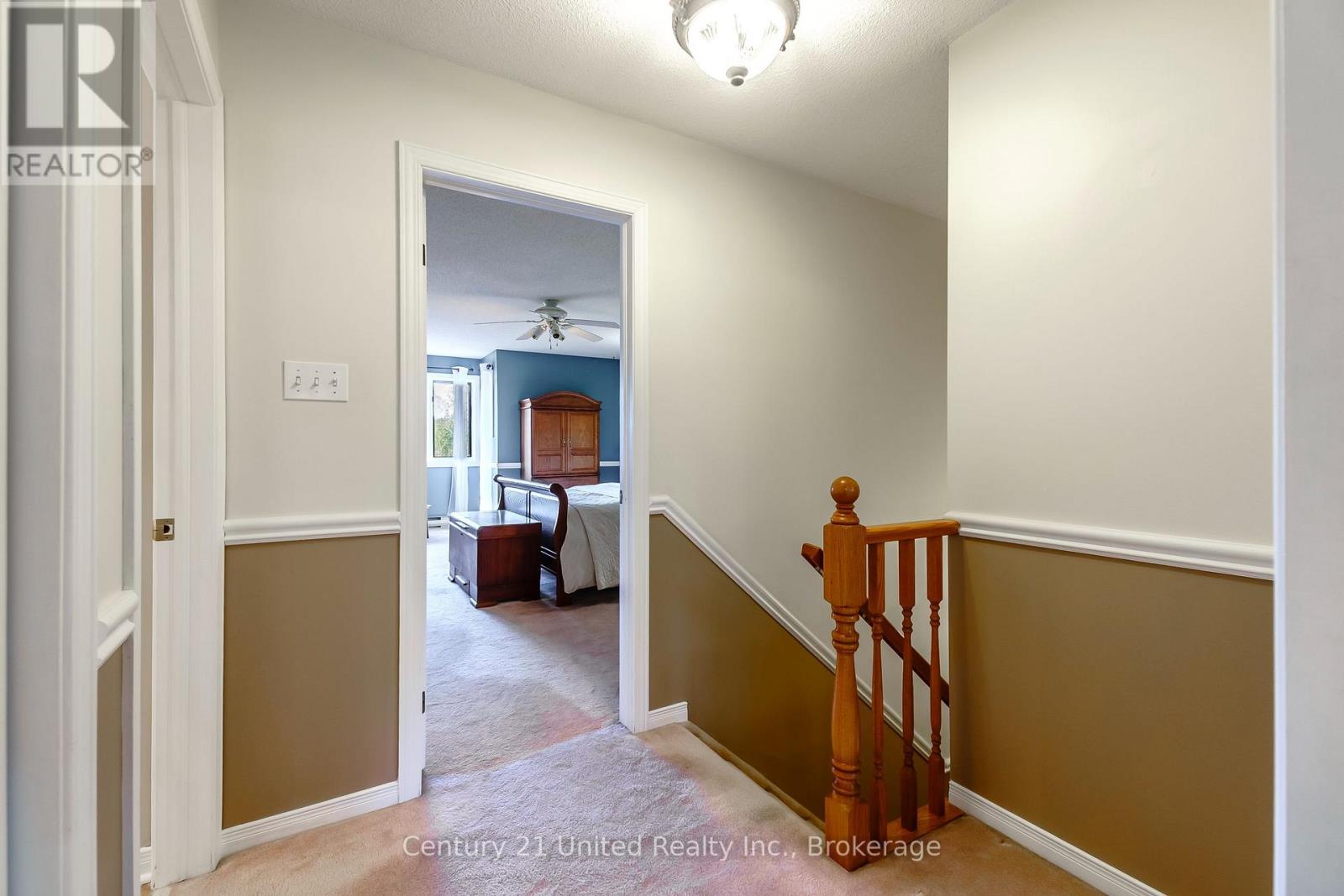 #15 36 CHAMPLAIN CRESCENT - 21