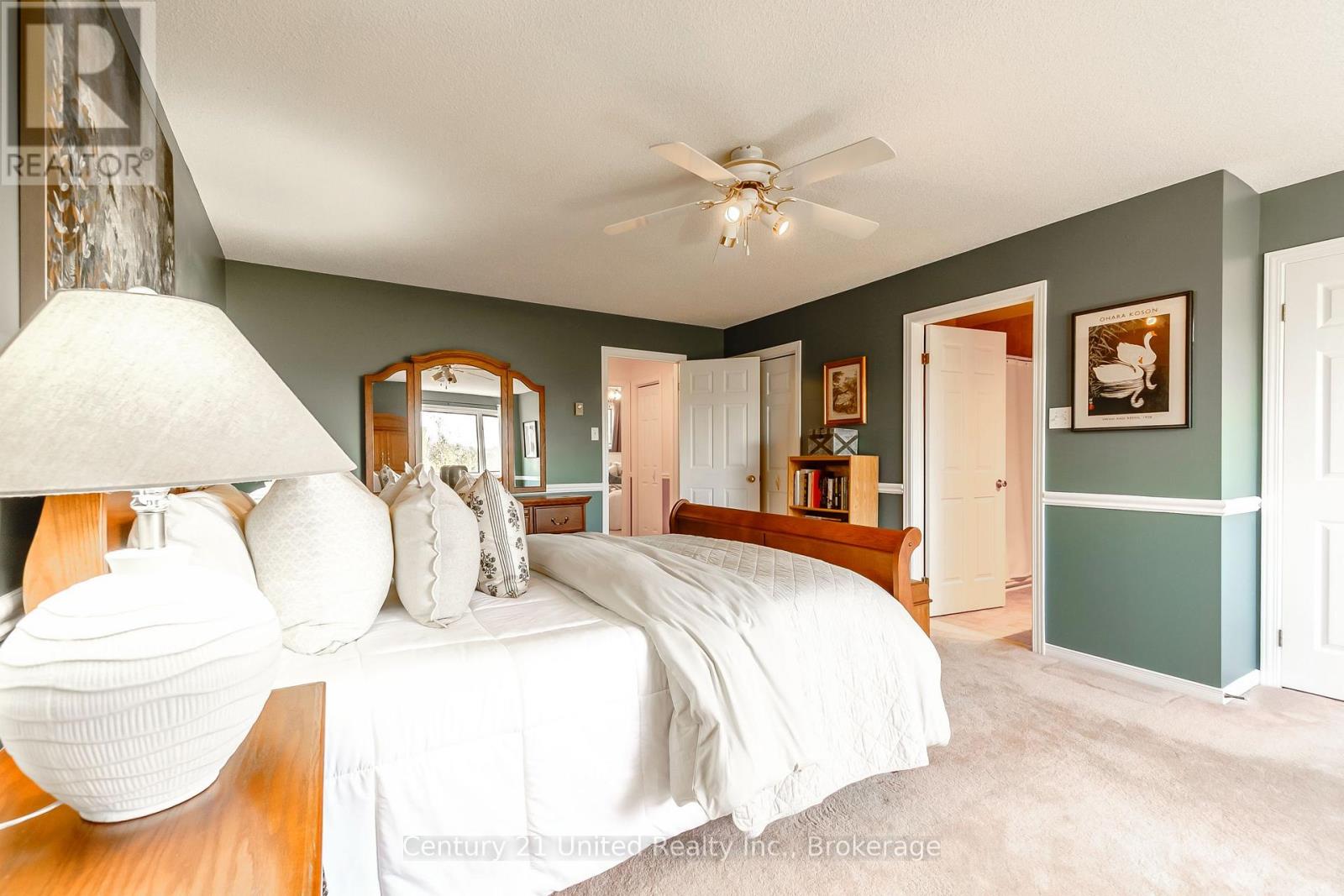 #15 36 CHAMPLAIN CRESCENT - 28