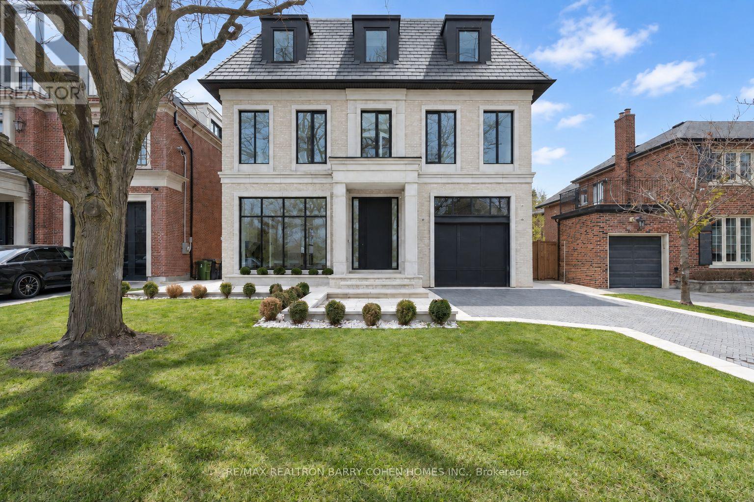 370 GLENGROVE AVENUE W - 2