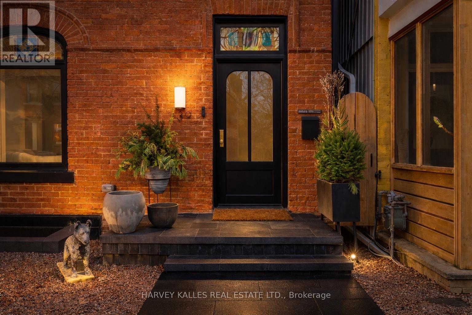 Photo of 239 BORDEN STREET