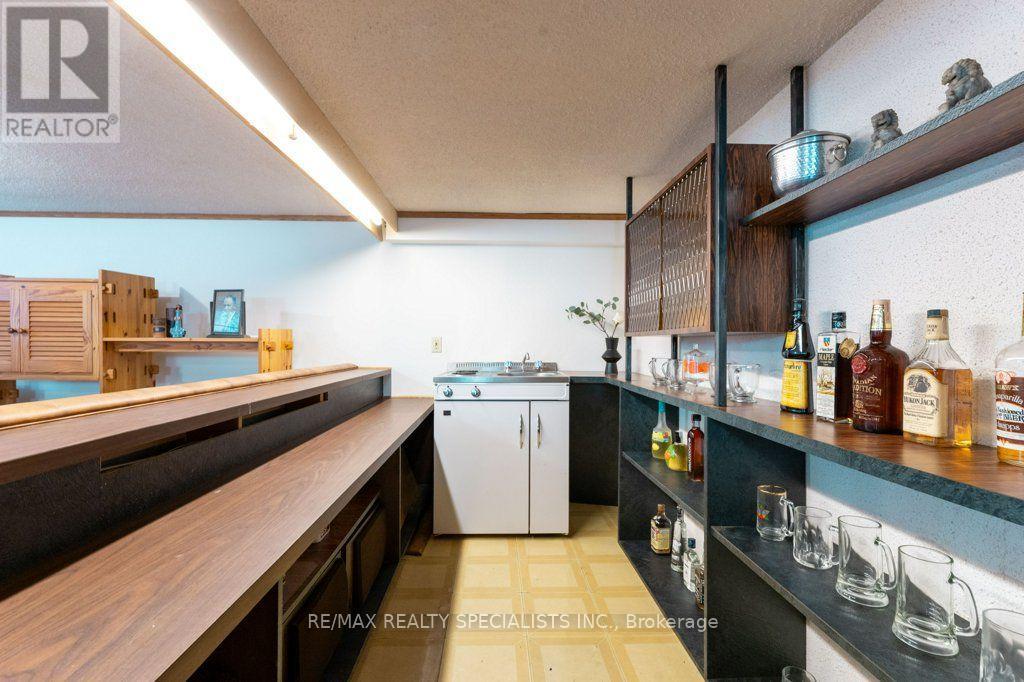 58 FRANKLIN AVENUE - 30