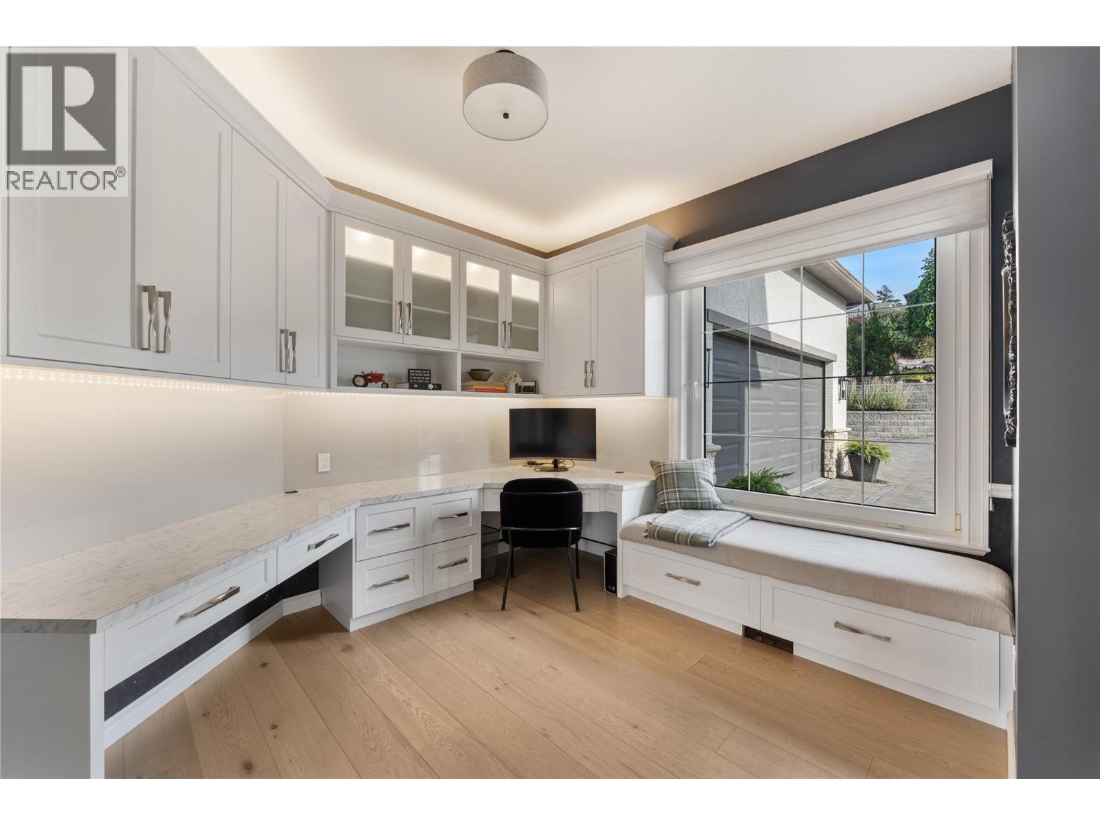  408 Okaview Road, Kelowna