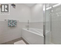 302 7162 West Saanich Rd, Central Saanich, BC V8M1P6 Photo 23