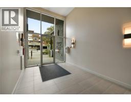 302 7162 West Saanich Rd, Central Saanich, BC V8M1P6 Photo 35