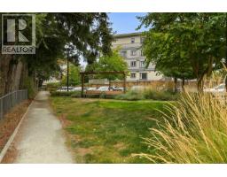 302 7162 West Saanich Rd, Central Saanich, BC V8M1P6 Photo 38