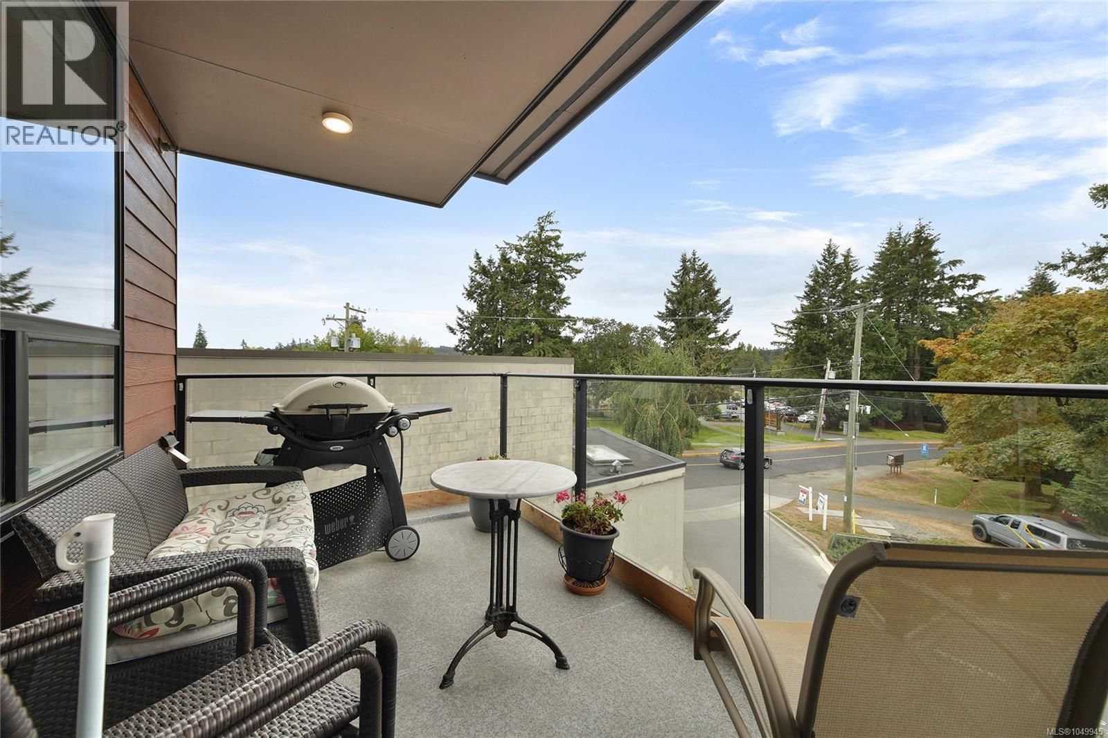 #302 7162 West Saanich Rd - 7