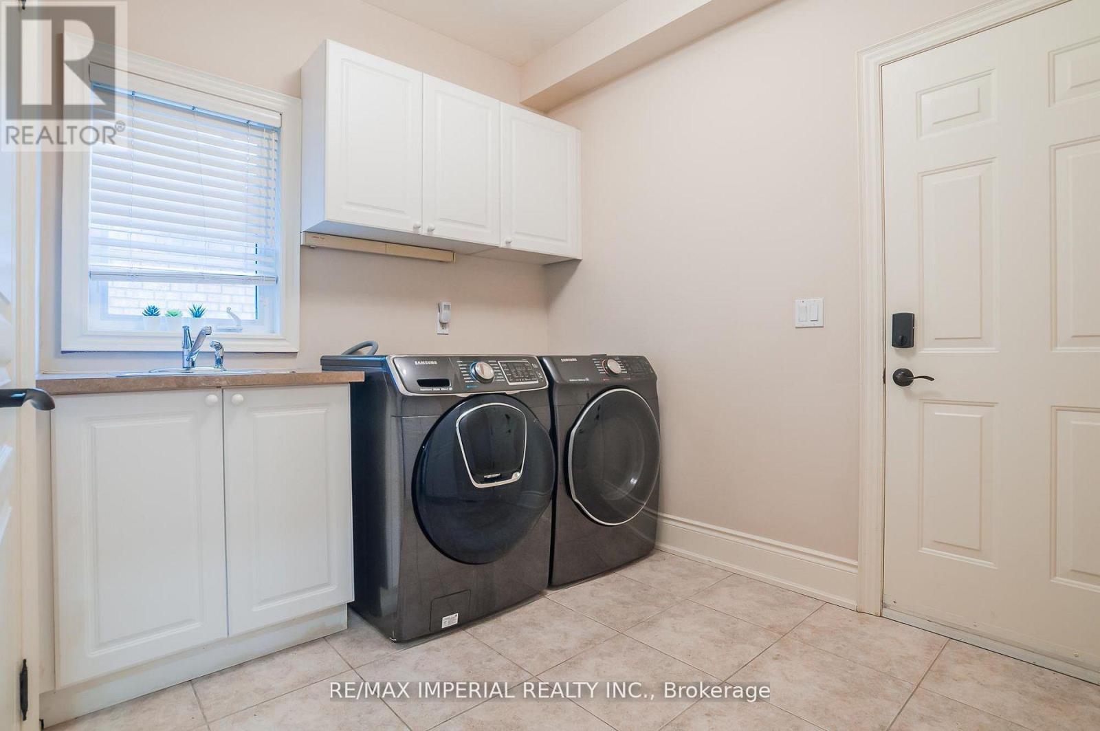 23A MACKAY DRIVE - 22