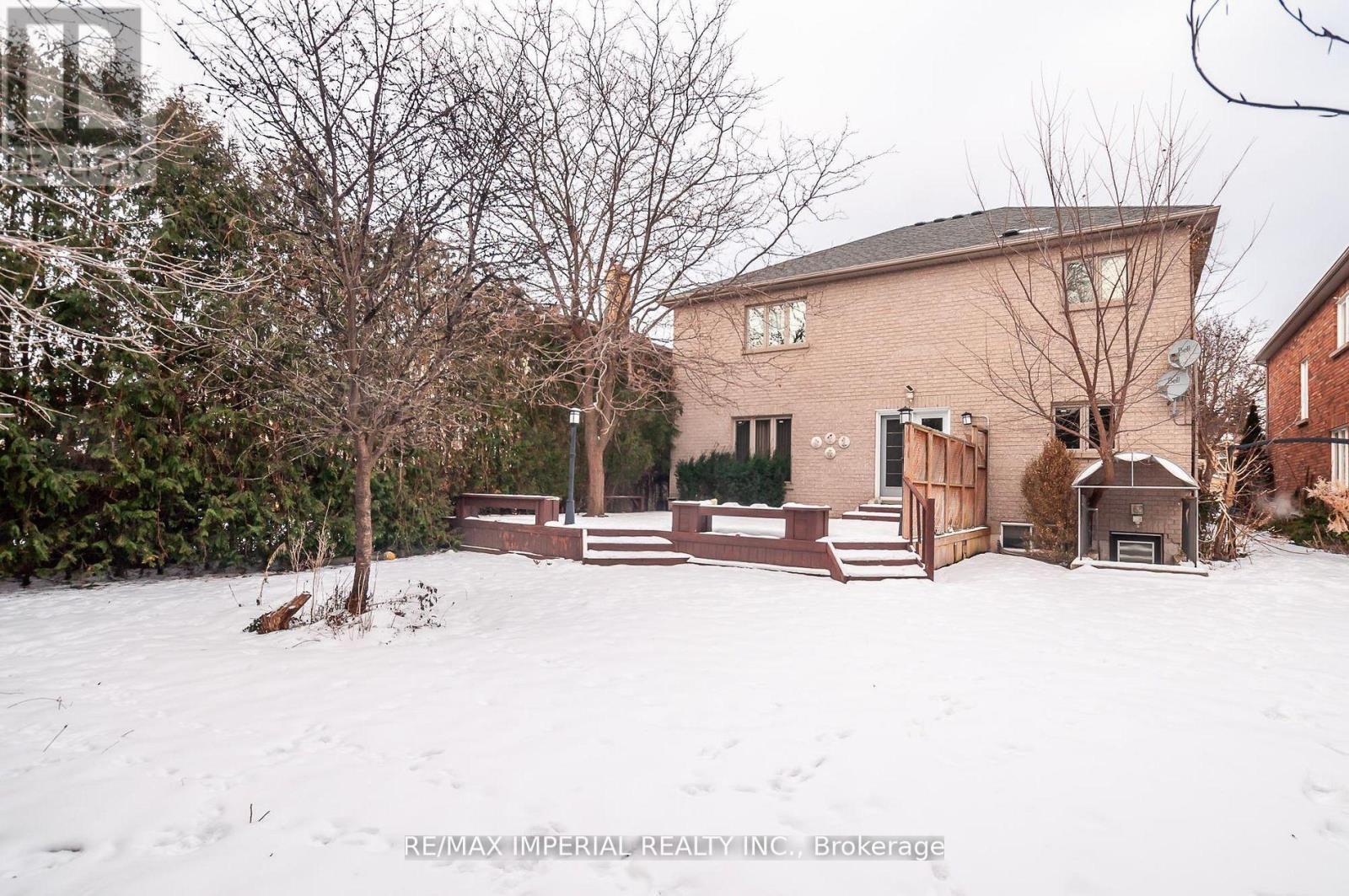 23A MACKAY DRIVE - 43