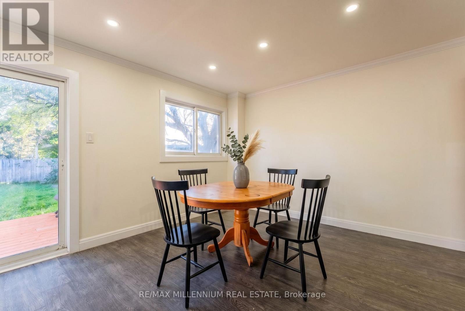 33B COLLEGE CRESCENT, Barrie (Grove East) — photo 11