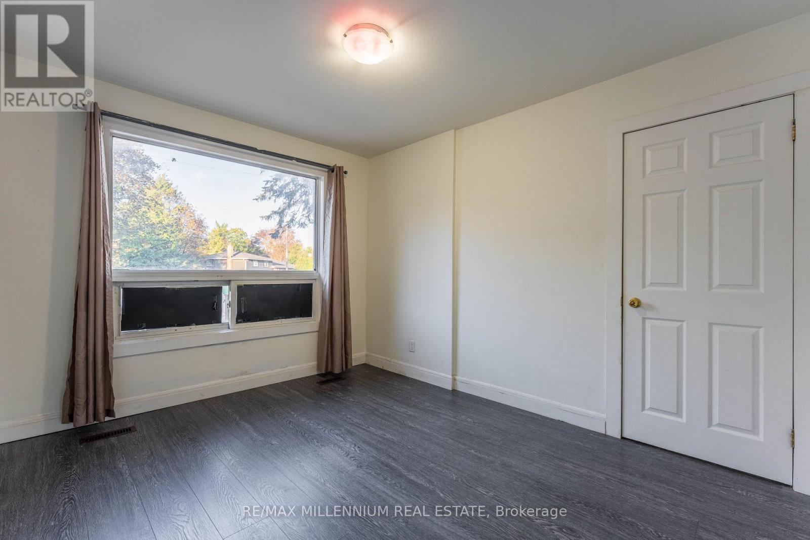 33B COLLEGE CRESCENT, Barrie (Grove East) — photo 12