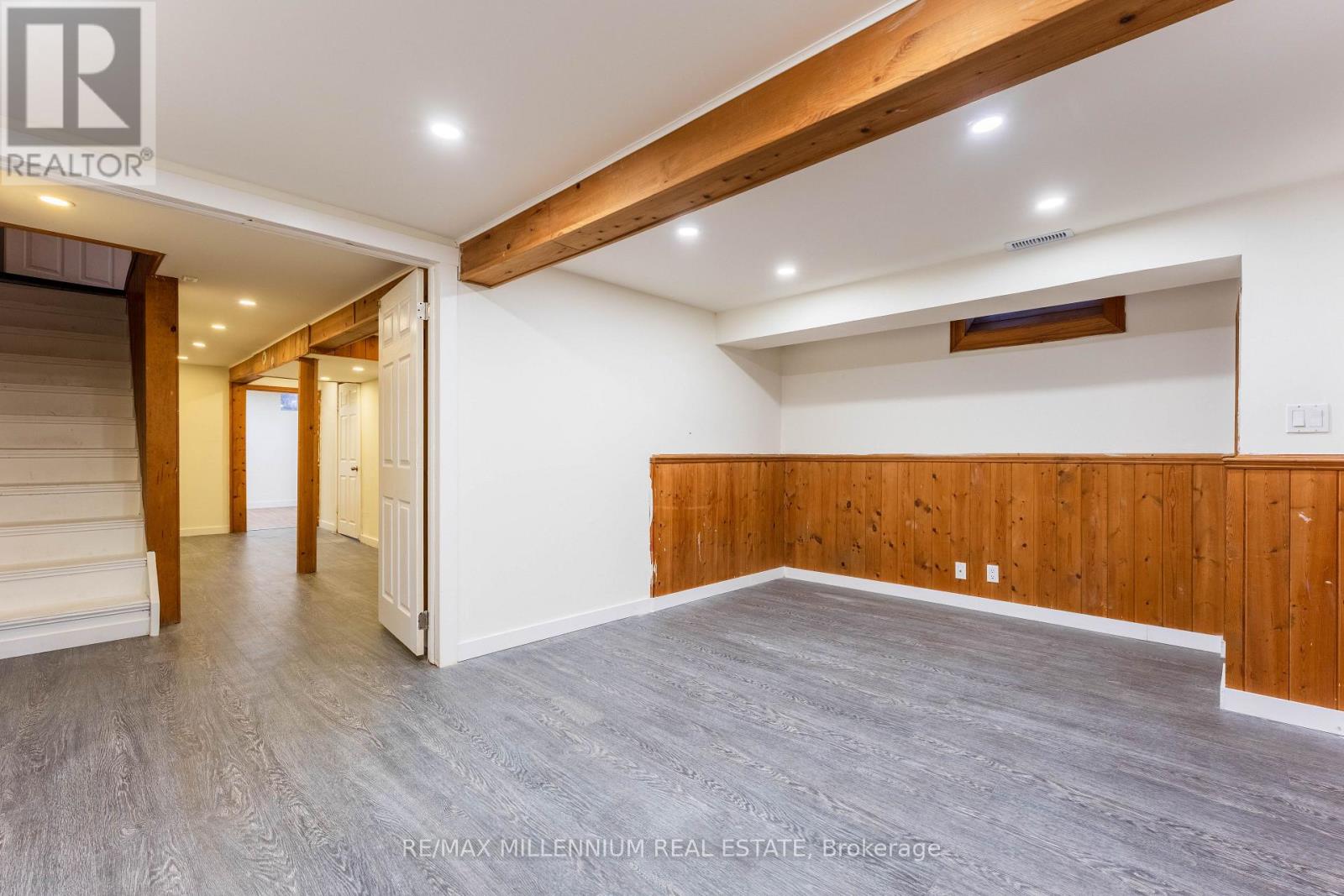 33B COLLEGE CRESCENT - 19