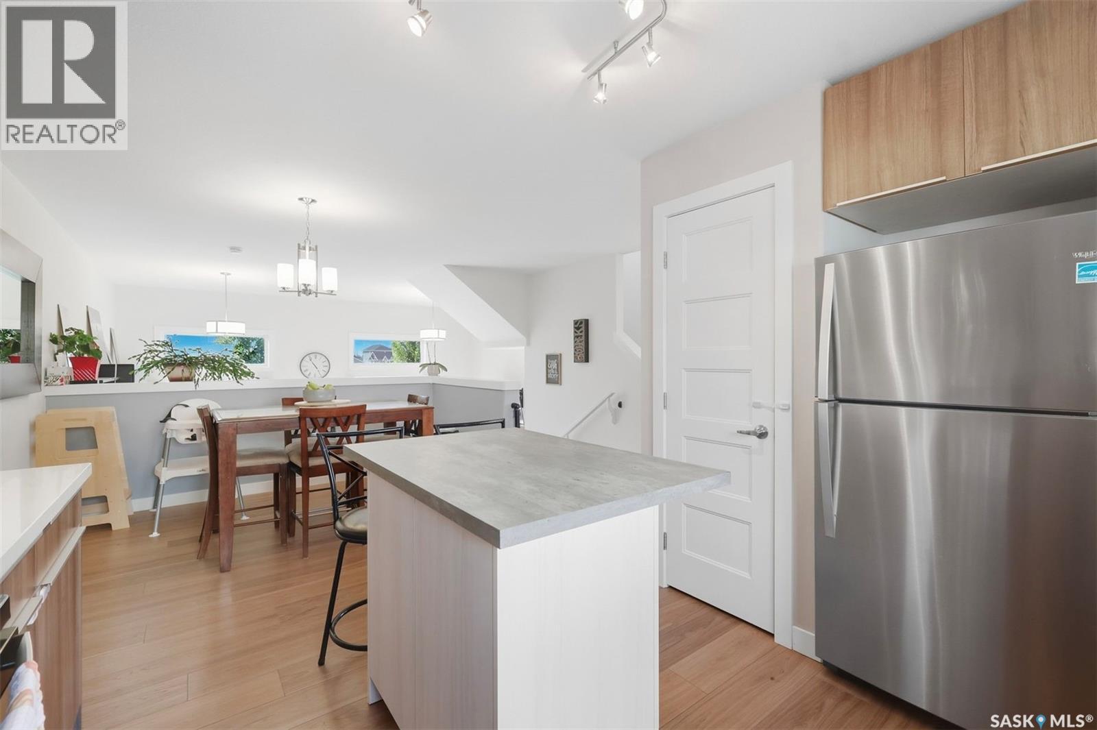 #1 1060 Parr Hill DRIVE - 16