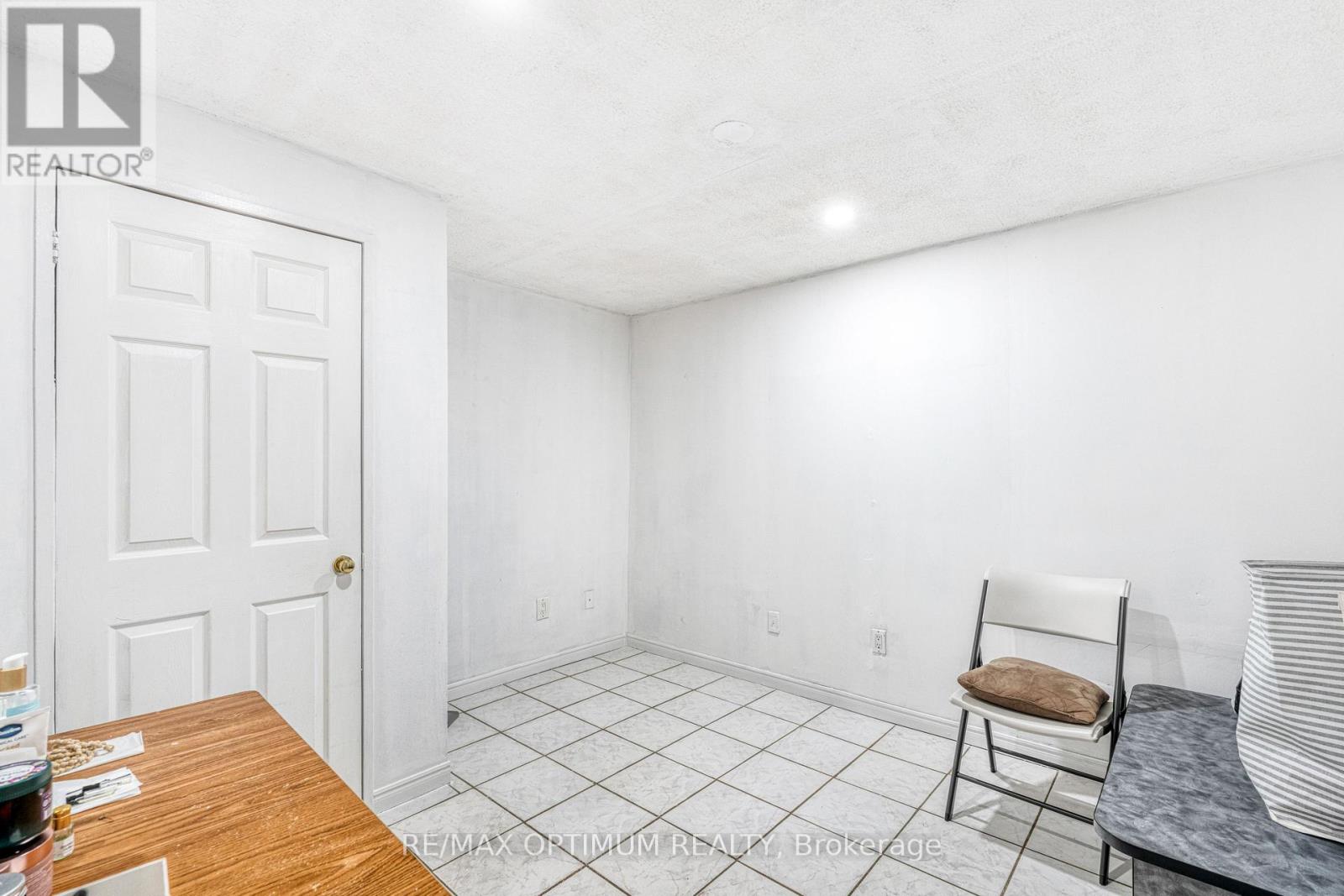 62 MEADOWLARK DRIVE - 30