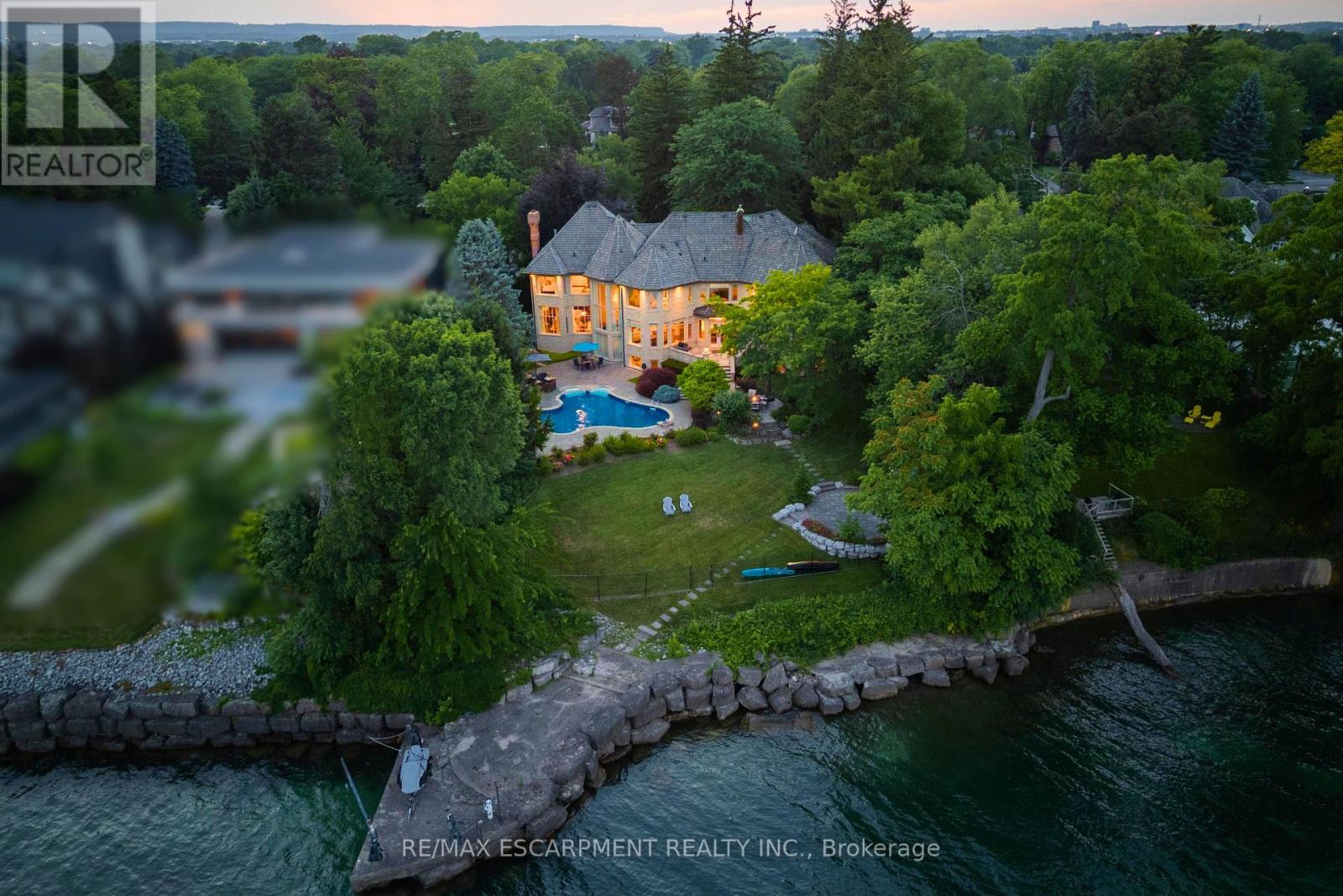 4038 LAKESHORE ROAD, Burlington (Shoreacres)