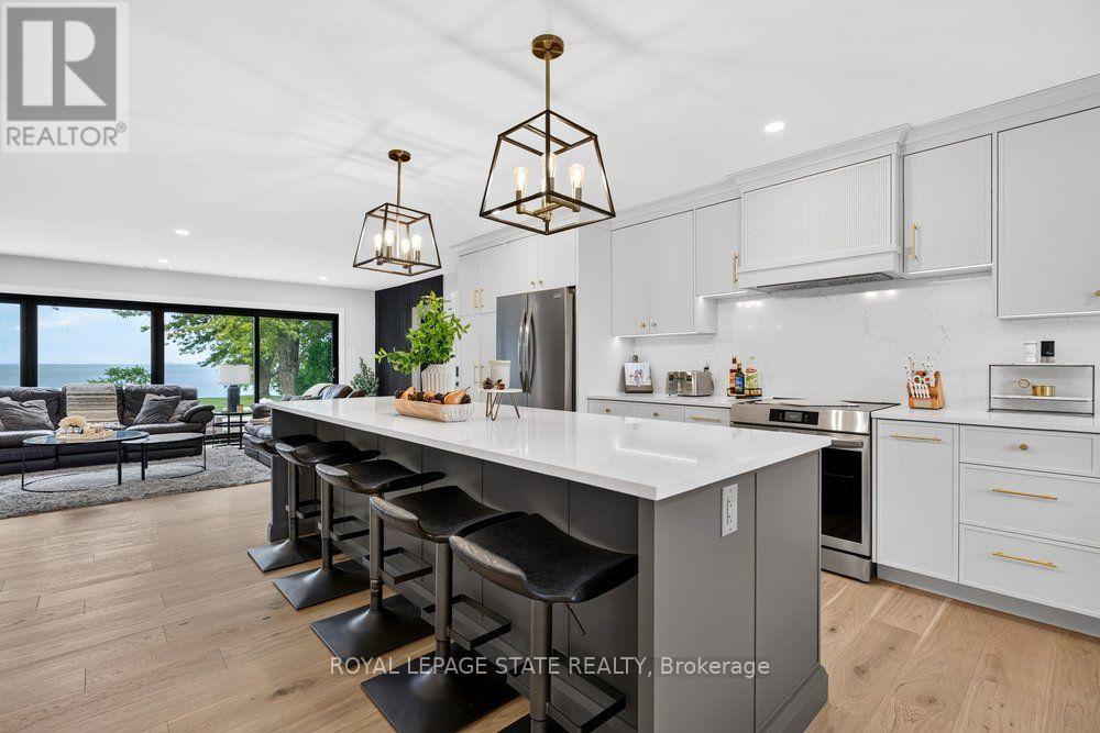 90 LAKESIDE DRIVE, Grimsby (Grimsby Beach) — photo 4