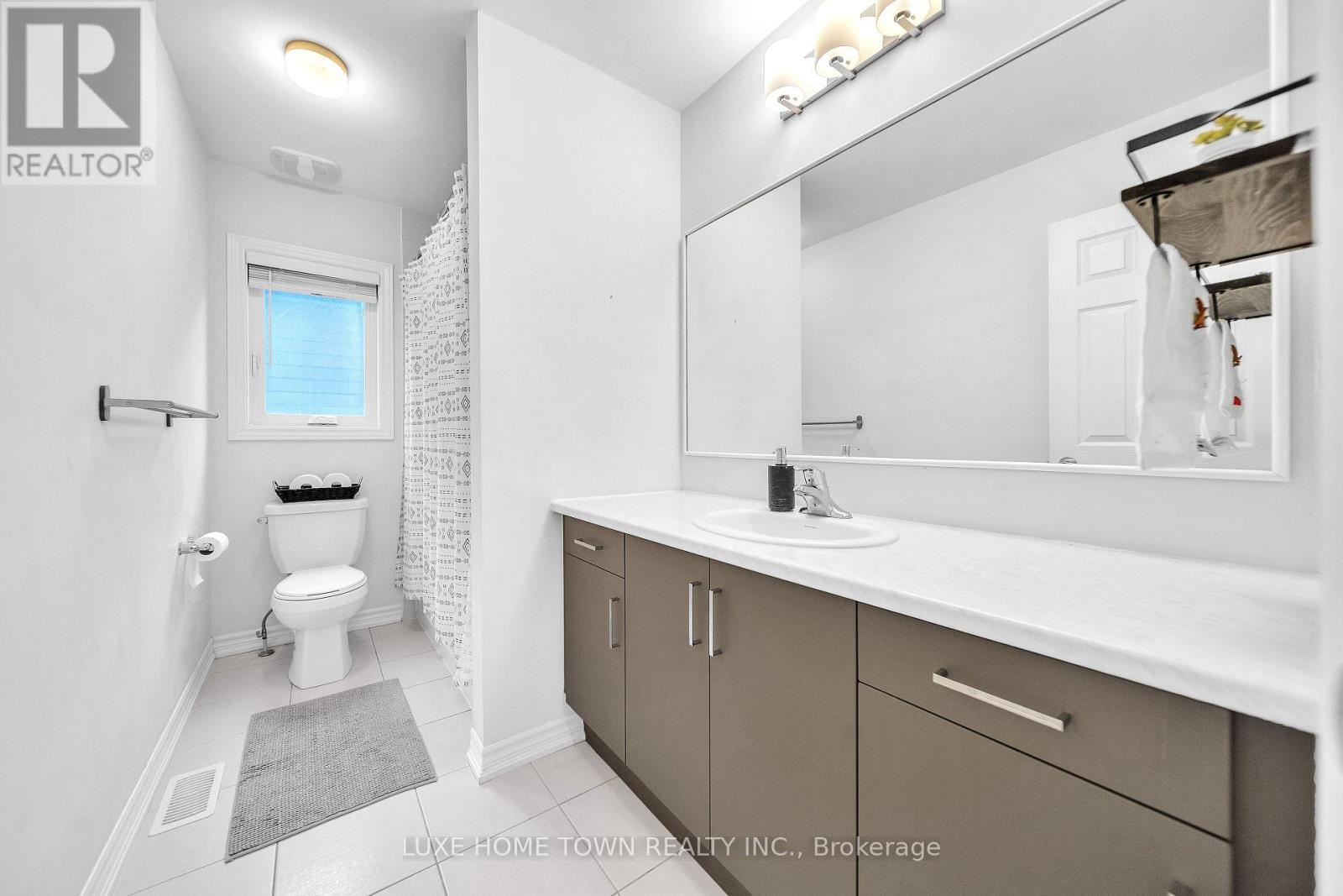 26 GIBBS WAY N - 23