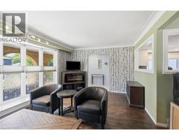 Family room - 330 East 18th Street, Hamilton, ON L9A4P8 Photo 6