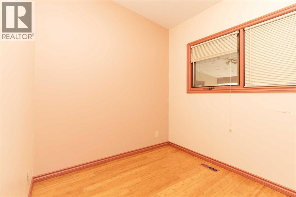 317 Laval Boulevard W - Image 16