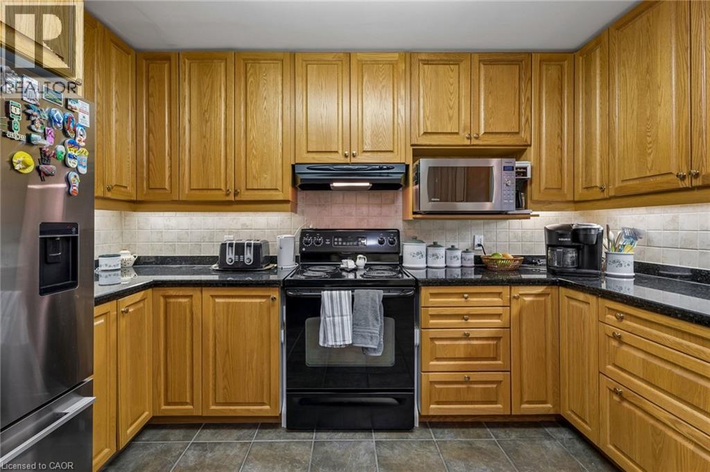 152 Dufferin Avenue — photo 18