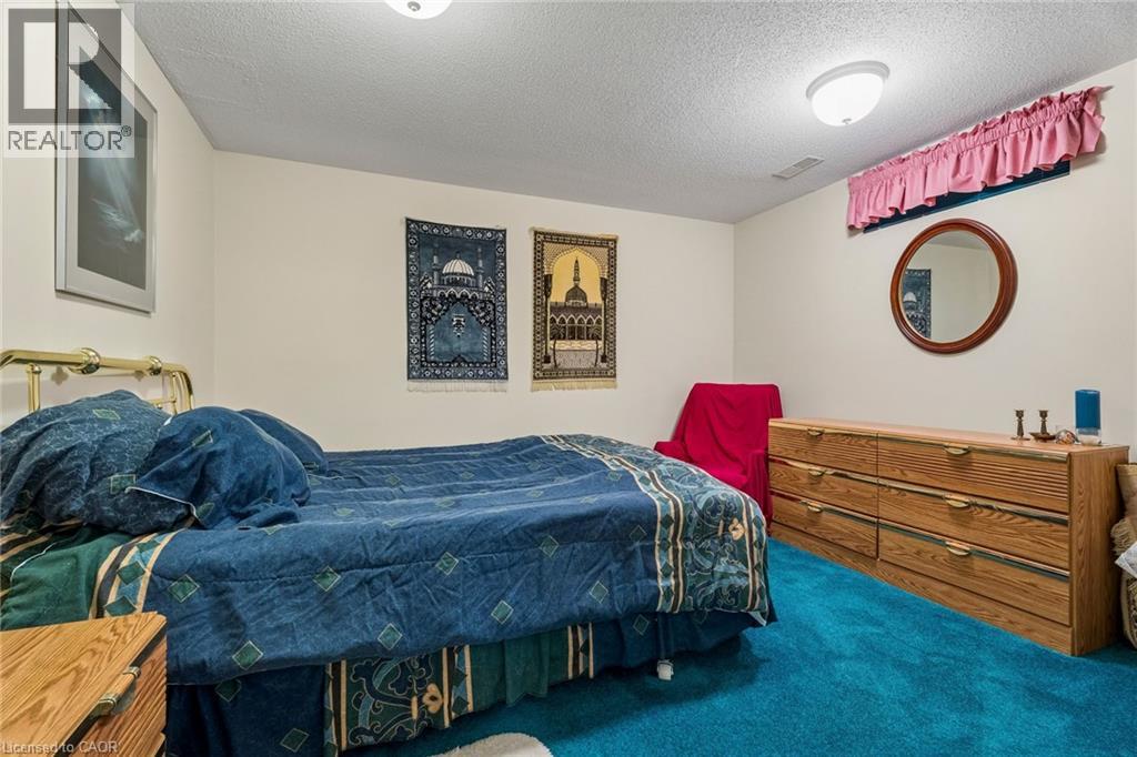 152 Dufferin Avenue — photo 40