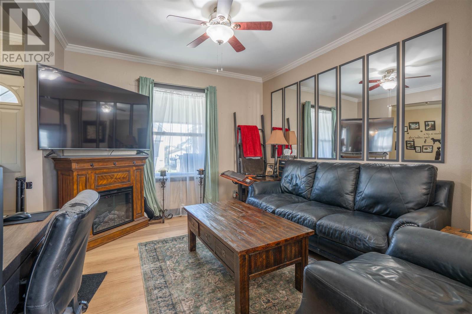 307 Beverley ST - 16