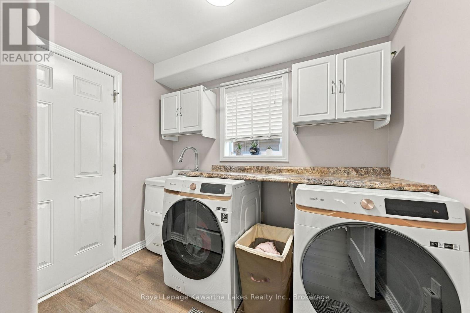 12 LUCAS CRESCENT - 26