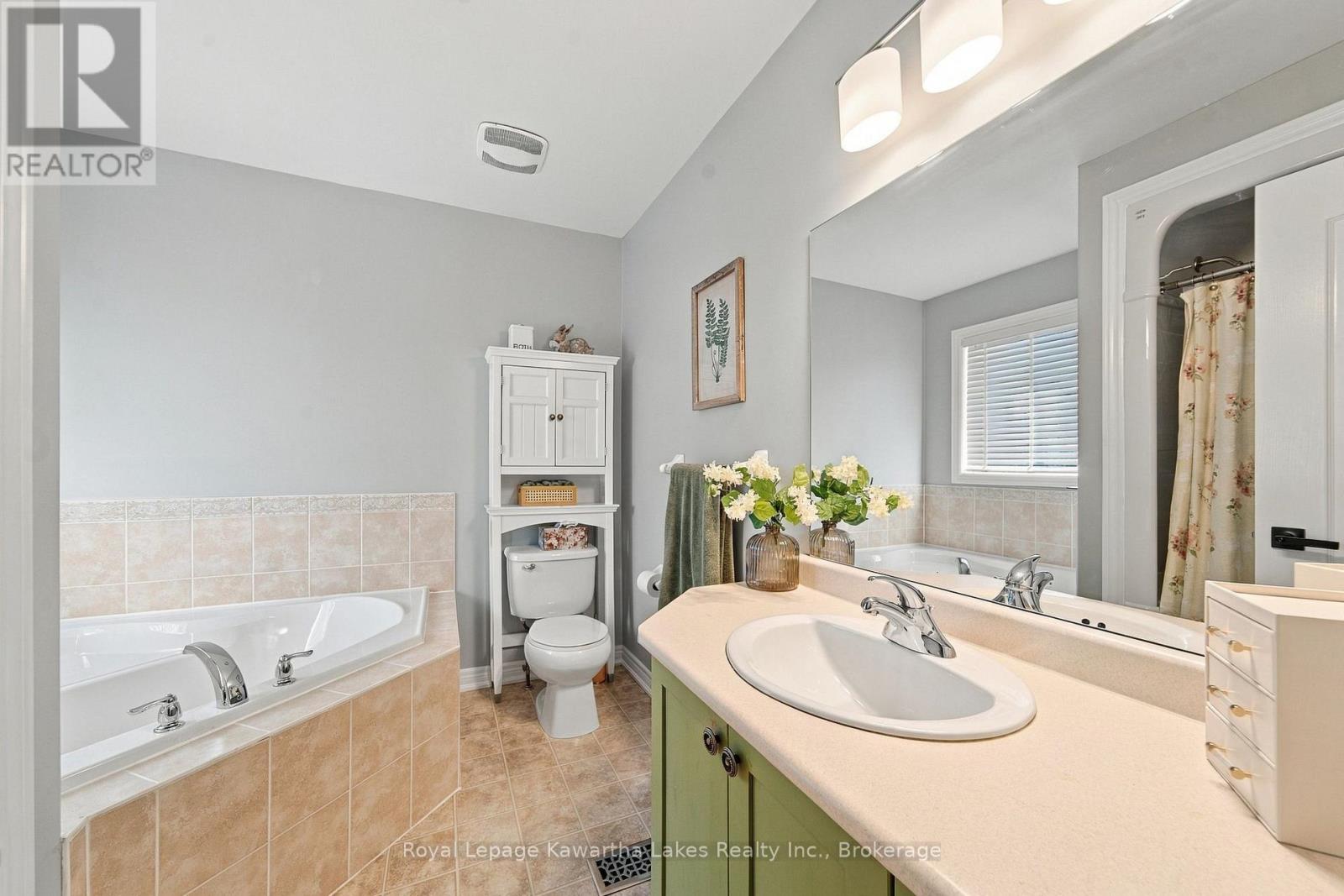 12 LUCAS CRESCENT - Image 36