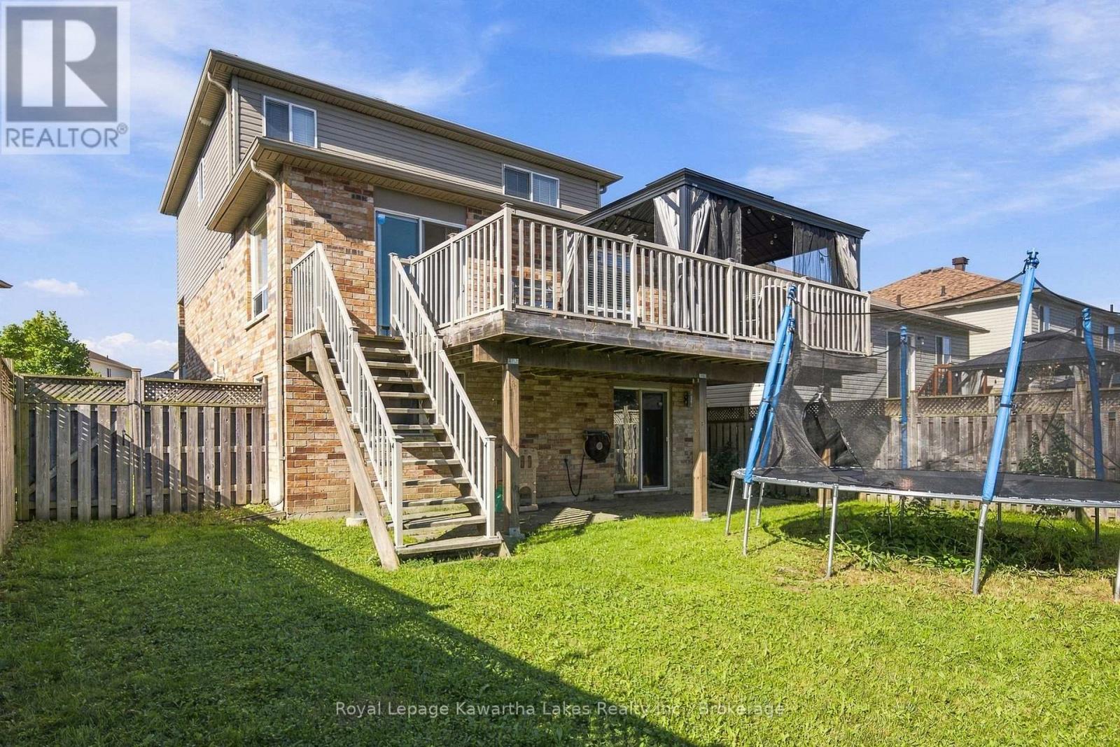 12 LUCAS CRESCENT - Image 48