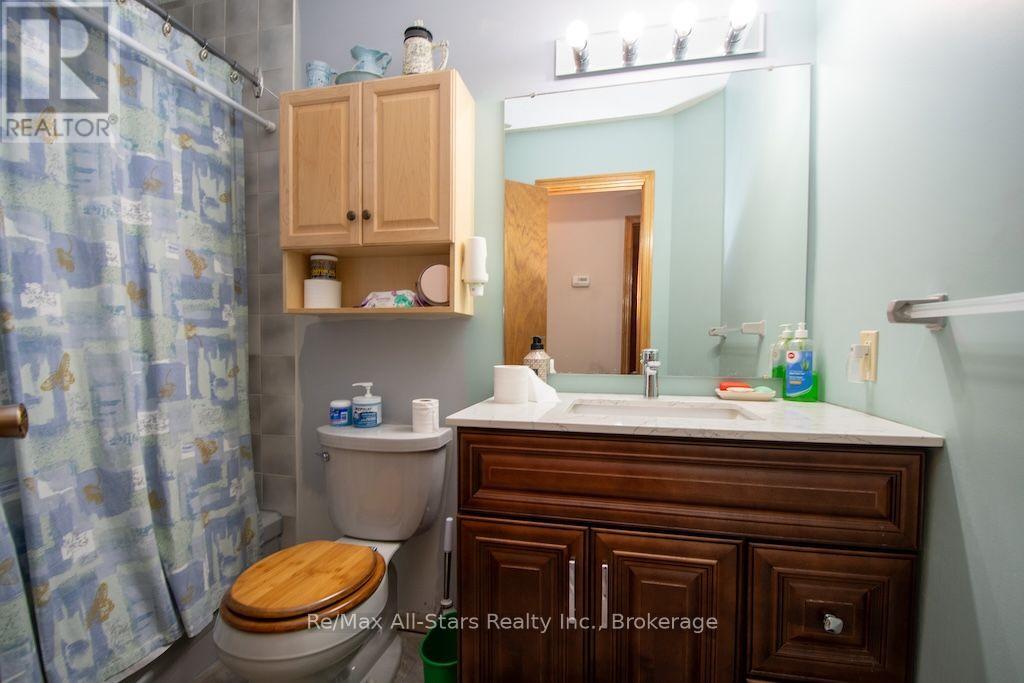 1921 MAPLERIDGE DRIVE - Image 20