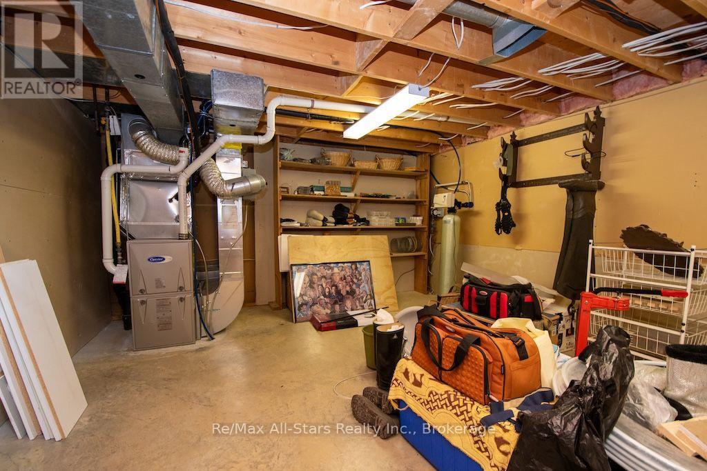 1921 MAPLERIDGE DRIVE - Image 29
