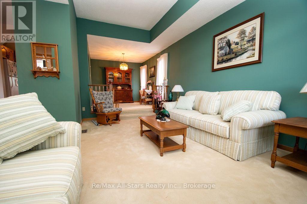 1921 MAPLERIDGE DRIVE - Image 6