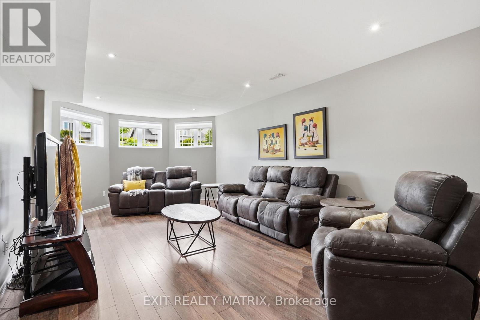 309 COLMAR STREET - Image 21