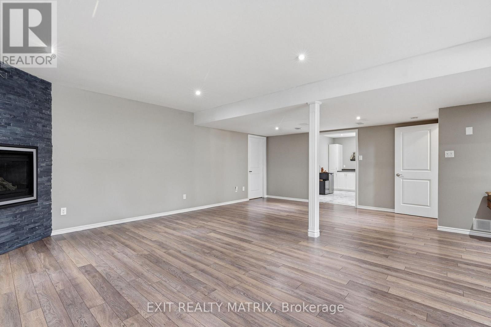 309 COLMAR STREET - Image 25