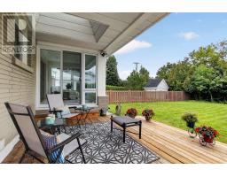 Sunroom - 2544 Severn Avenue, Ottawa, ON K2B7V7 Photo 7