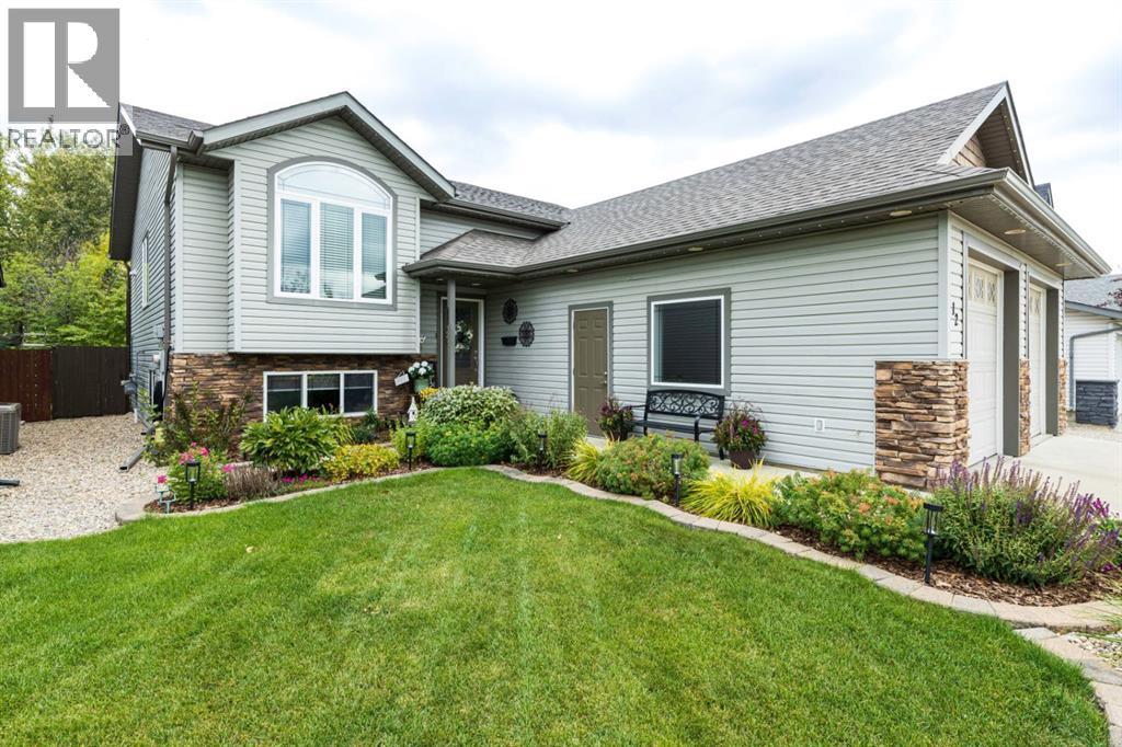 Listing photo – 12 Aspen Heights Way, Innisfail