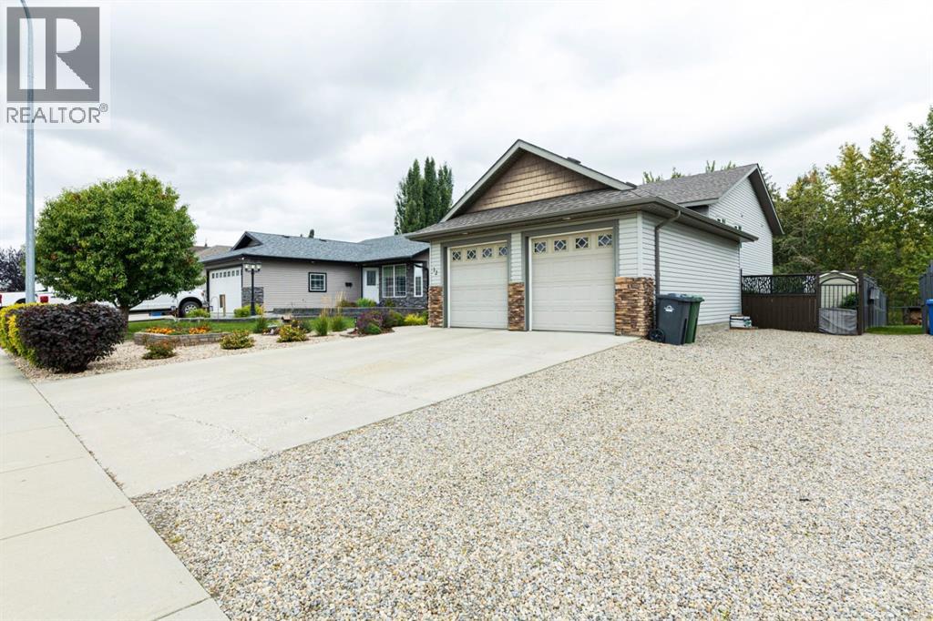 Listing photo – 12 Aspen Heights Way, Innisfail