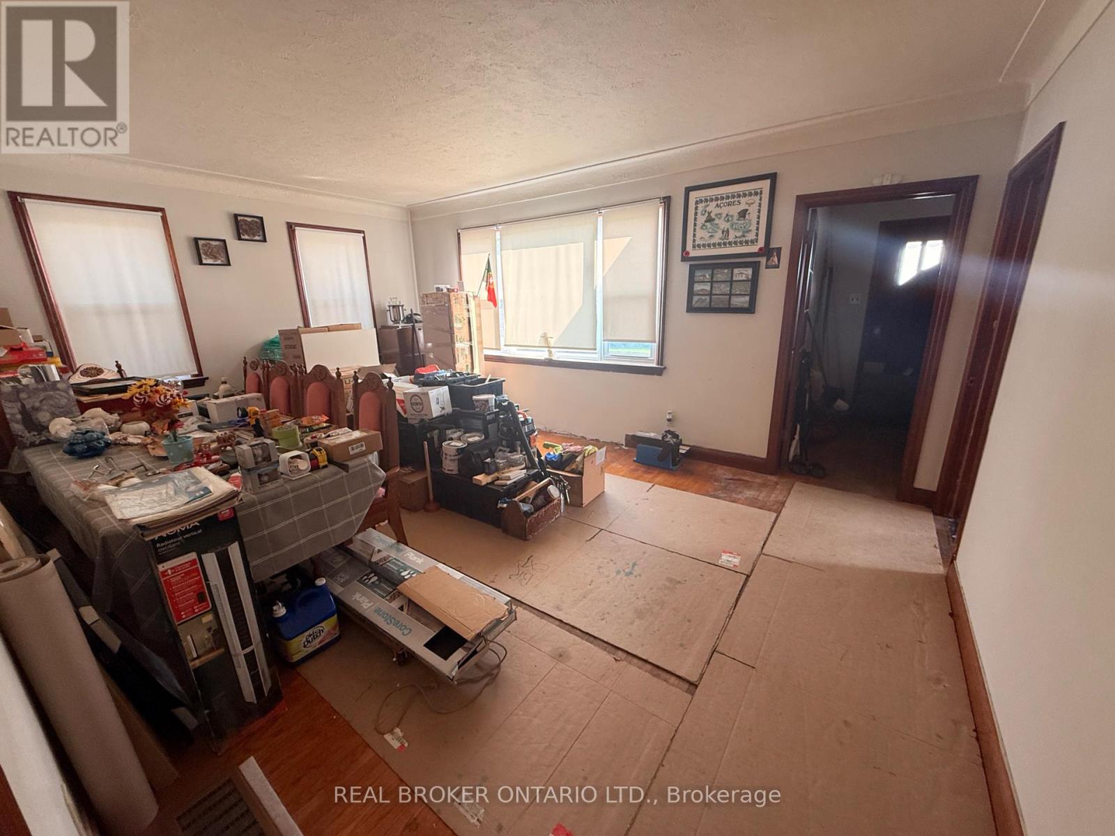 4 CONLON CRESCENT - 11