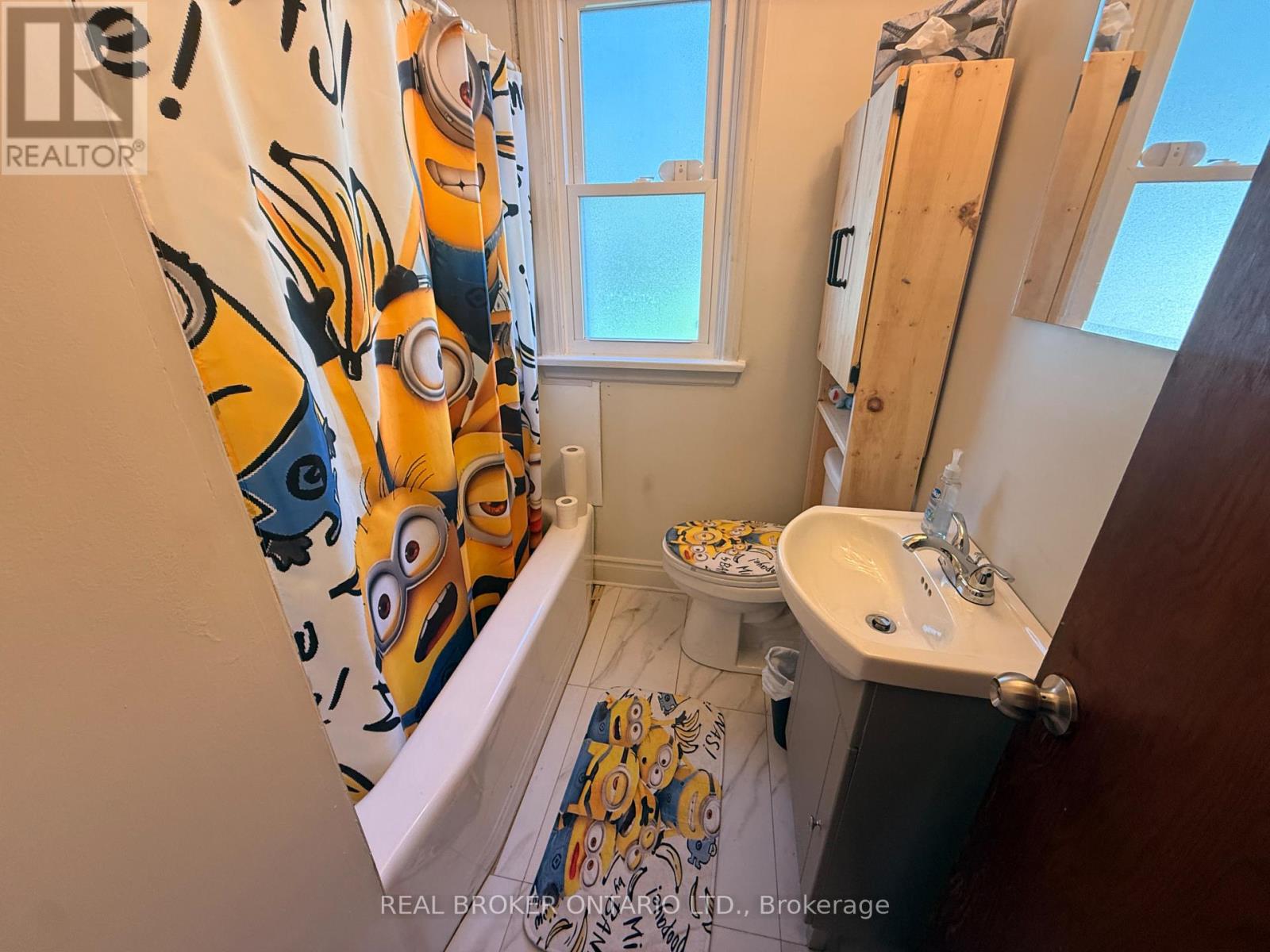 4 CONLON CRESCENT - 6