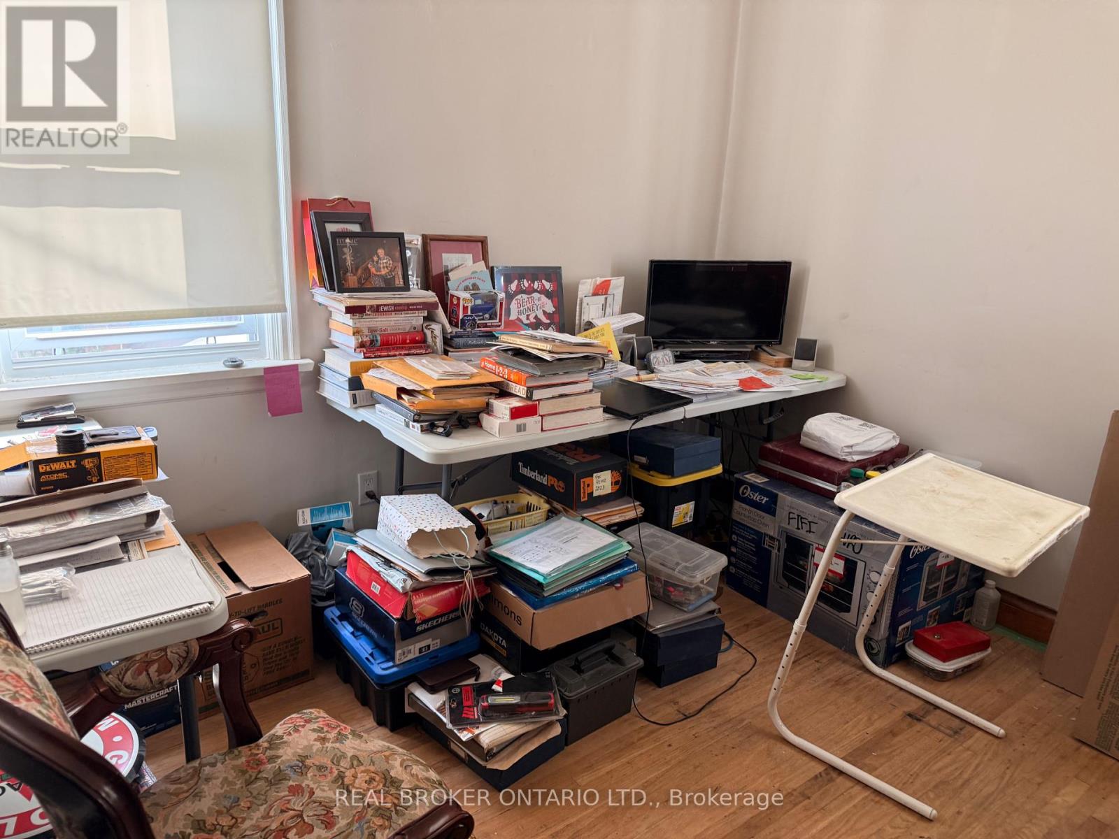 4 CONLON CRESCENT - 8