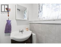 4pc Bathroom - 27 Pasadena Drive, Moncton, NB E1G1H7 Photo 6