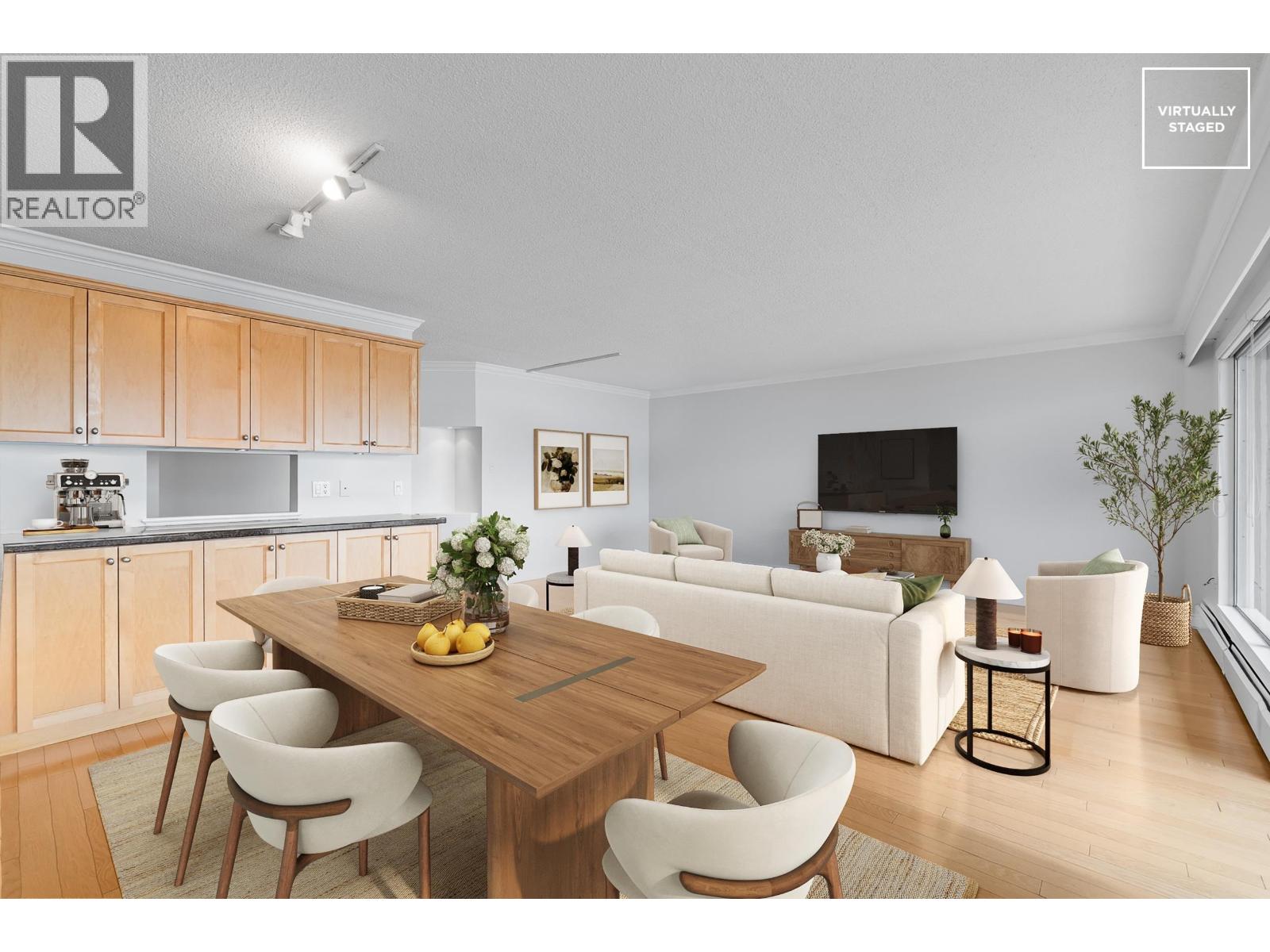203 150 24TH STREET, West Vancouver